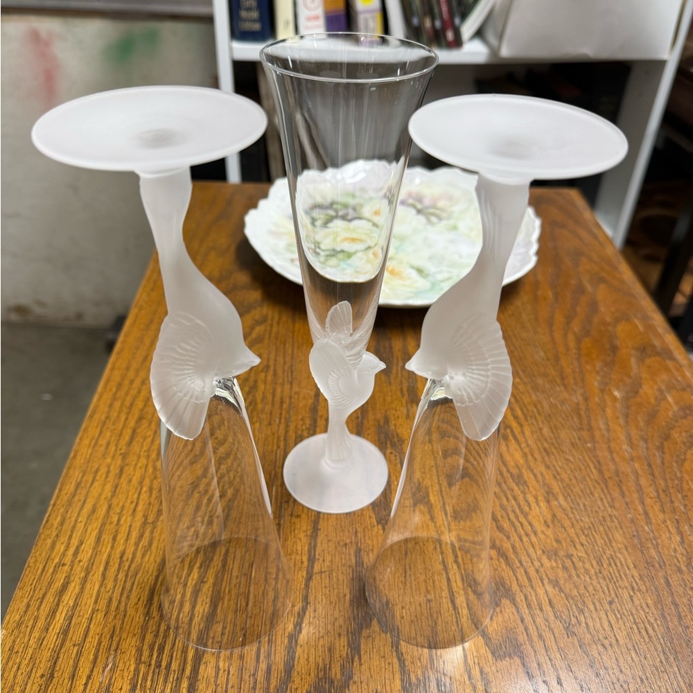 Vintage 3 Sasaki Crystal glass wings .Elegant Frosted Glass Champagne Flutes